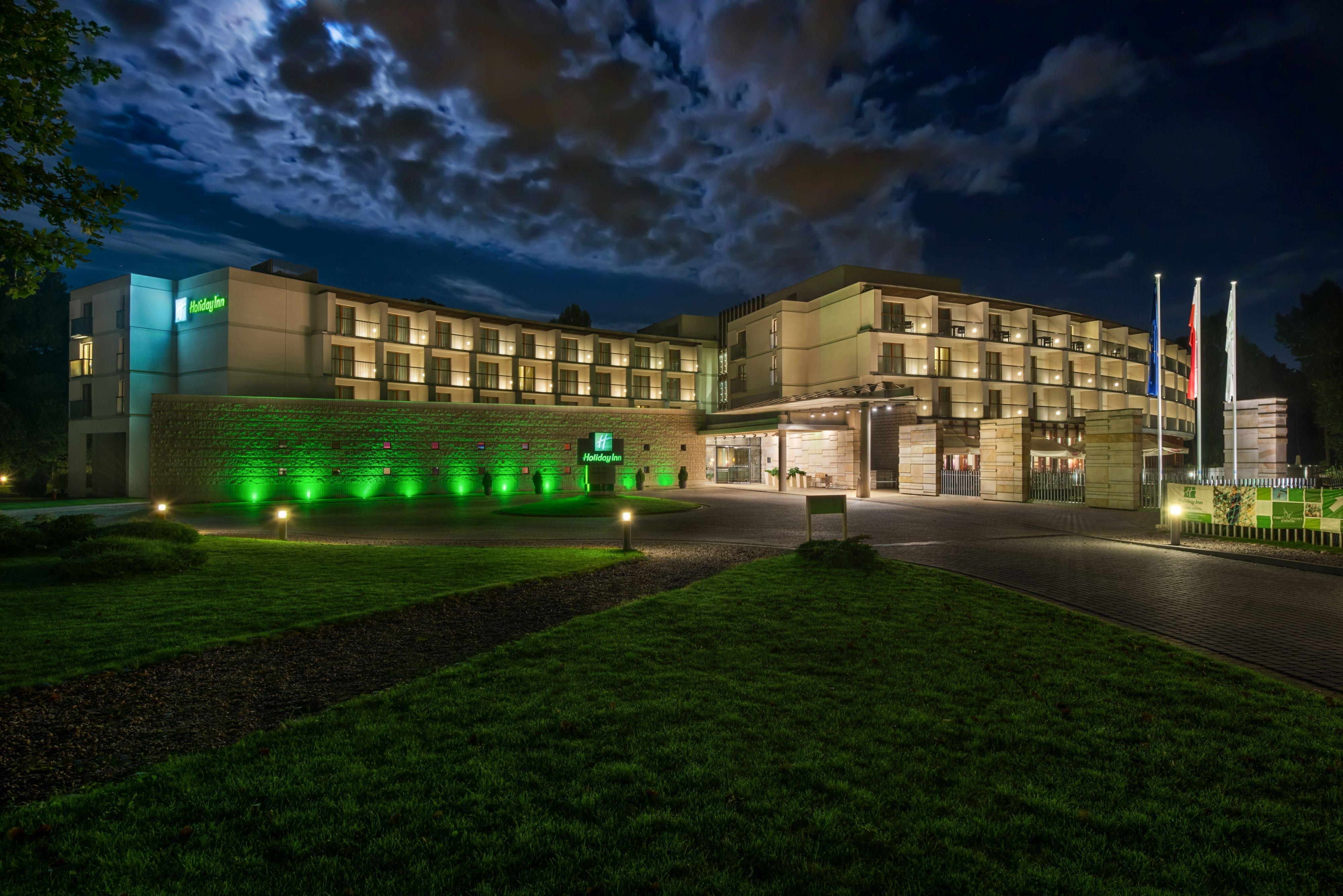 Holiday Inn Resort Warsaw Józefów, an IHG Hotel Exterior foto