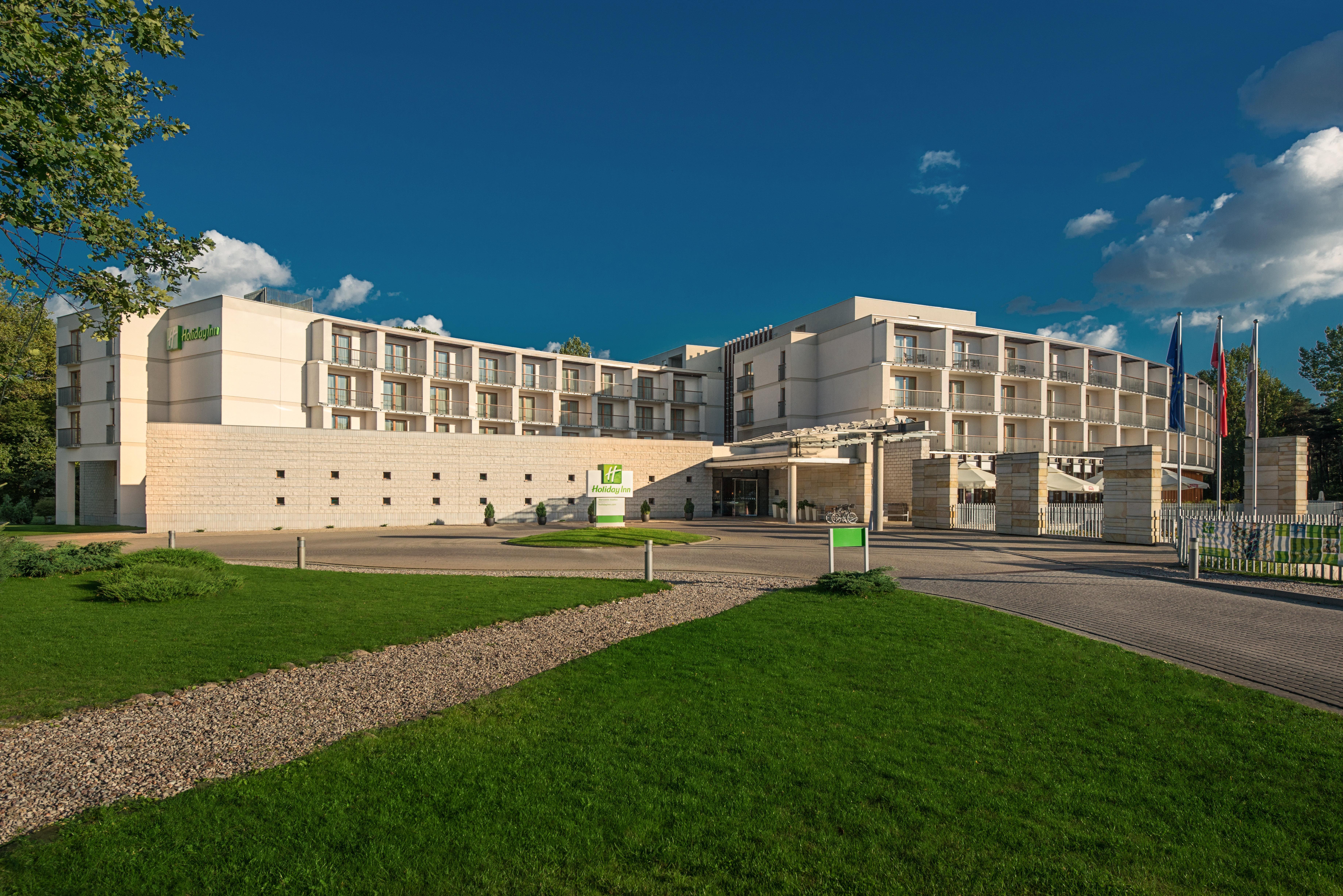 Holiday Inn Resort Warsaw Józefów, an IHG Hotel Exterior foto